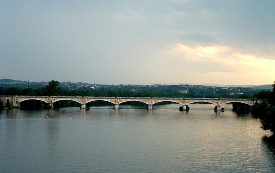 Loire-Eisenbahnbrücke Roanne