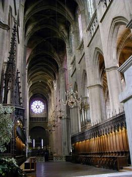 Cathédrale Notre-Dame de Rodez.Choeur et nef