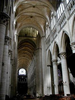 Cathédrale Notre-Dame de Rouen.Nef vue du choeur