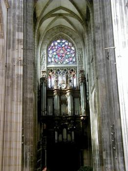 Eglise Saint-Maclou à Rouen.Nef et orgue vus du choeur