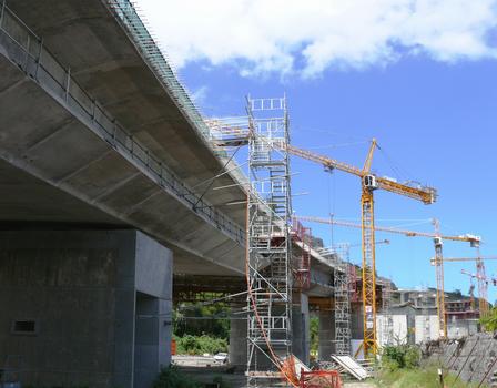 Route des Tamarins - Viaduc de Saint-Paul - Avancement de la construction du caisson central du tablier