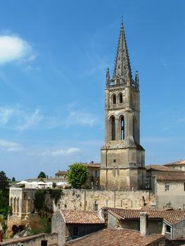 Saint-Emilion - Eglise rupestre (ancienne église paroissiale) - Clocher situé au-dessus de l'église rupestre