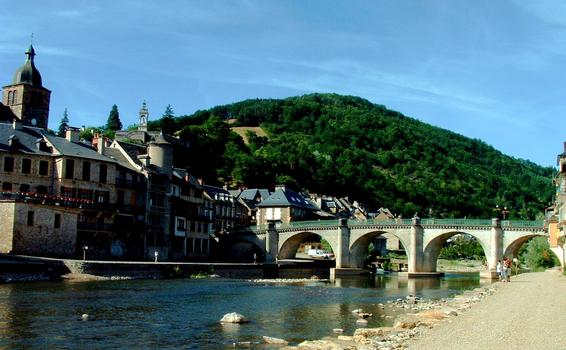 Pont sur le Lot, Saint-Géniez-d'OltEnsemble