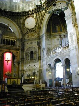 Saint Augustin Church.Choir seen from underneath de dome
