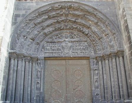 Abteikirche Saint-Denis. Westfassade - mittleres Portal