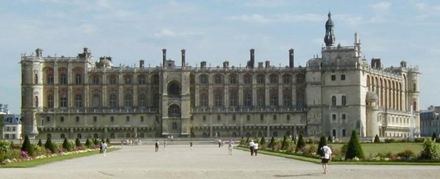 Château de Saint-Germain-en-Laye.
Château côté parc