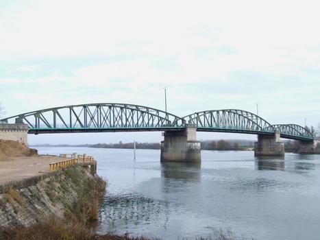 Pont de Fleurville sur la Saône - Ensemble