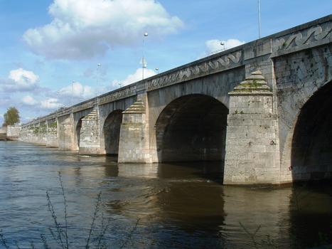 Saumur - Pont Cessart - Pont sur la Loire - Arrière-becs