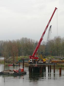Saumur - Pont du Cadre Noir - Montage de l'estacade pour la réalisation du batardeau de la pile P4