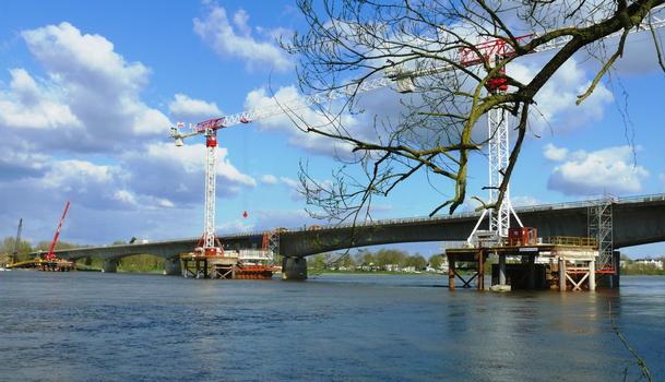 Saumur - Pont du Cadre Noir