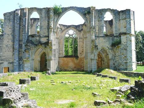 Dammemarie-les-Lys - Ancienne abbaye du Lys - Vu depuis la nef de ce qui reste du transept et du choeur de l'abbatiale