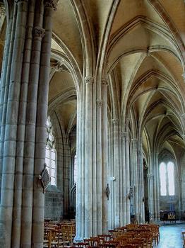 Montereau-Fault-Yonne - Collégiale Notre-Dame-et-Saint-Loup - Bas-côté