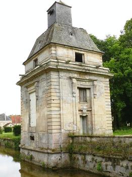 Gesvres-le-Duc - Château de Gesvres - Le dernier pavillon d'entrée