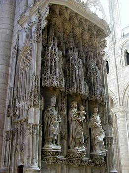 Cathédrale Saint-Etienne de Sens:Monument élevé par l'archevêque Tristan de Salazar en l'honneur de ses parents vers 1500-1515