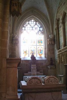 Souvigny - Eglise Saint-Pierre-et-Saint-Paul - Capelle Vieille donnant sur le croisillon Sud du transept avec les tombeaux à gisants de Louis II de Bourbon et d'Anne d'Auvergne