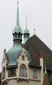 Strasbourg - Lycée international des Pontonniers - Clochetons et horloge