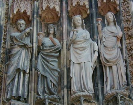 Cathédrale Notre-Dame de Strasbourg: Façade occidentale - Portail de droite - Groupe de l'Epoux divin et des Vierges sages