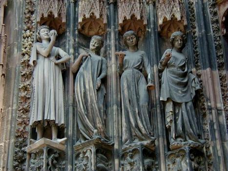 Cathédrale Notre-Dame de Strasbourg: Façade occidentale - Portail de droite - Groupe du Tentateur et des Vierges folles