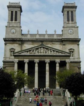 Eglise Saint-Vincent-de-Paul à Paris.Façade