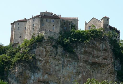 Châteaux de Bruniquel - Les deux châteaux, à gauche le château Neuf, à droite le château Vieux côté Aveyron