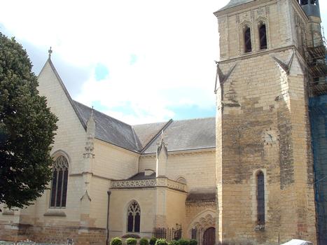 Thouars - Eglise Saint-Médard - Extérieur - Nef et tour Nord