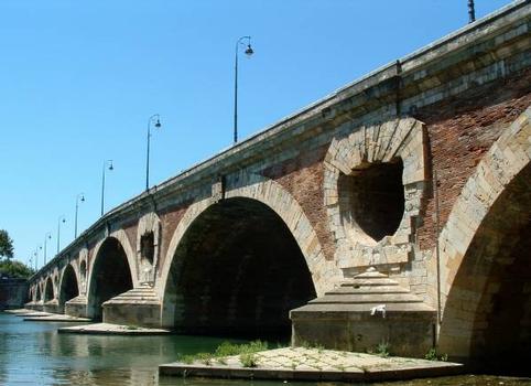 Pont Neuf, ToulousePont vu du côté aval vers la rive gauche