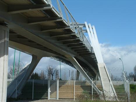 Ligne A du métro de Toulouse: Viaduc du VAL au-dessus de la rocade Est:Appui des arcs et du tablier