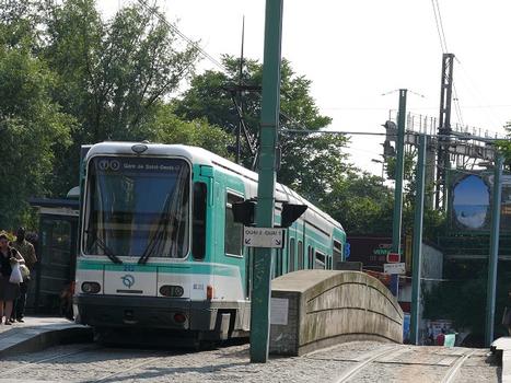 Ligne de Tramway T1 (Ile de France) - Le tramway au terminus de la ligne de la gare de Saint-Denis avant son prolongement