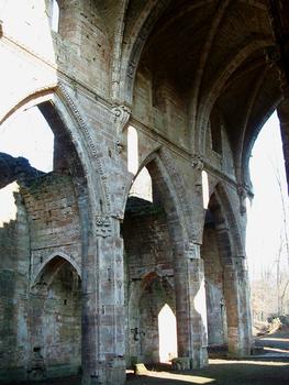 Abbaye de Trois-Fontaines - Eglise abbatiale - Elévation de la nef et collatéral Nord