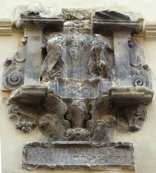 Carpentras - Ancien collège des Jésuites - Plaque commémorative de la fondation du collège (1607)