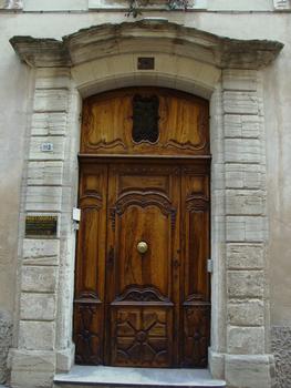 Carpentras - Musée Sobirats (ancien hôtel d'Armand de Châteauvieux) - Façade sur la rue du Collège - Porte