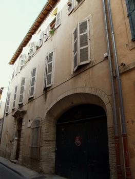 Carpentras - Musée Sobirats (ancien hôtel d'Armand de Châteauvieux) - Ensemble de la façade sur la rue du Collège