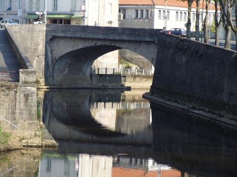 Fontenay-le-Comte - Pont Neuf