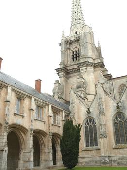 Evêché de Luçon - Bâtiments autour du cloître et cathédrale