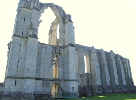 Maillezais - Abbaye Saint-Pierre - Reste de l'abbatiale vue du nord