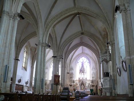 Cheffois - Eglise Saint-Pierre - Nef