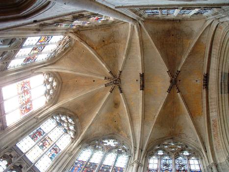 Vendôme - Abbatiale de La Trinité - Choeur et abside - Voûtes dans le style gothique