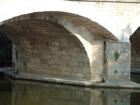 Vendôme - Pont Chartrain - Une pile avec l'élargissement du pont fait en 1867