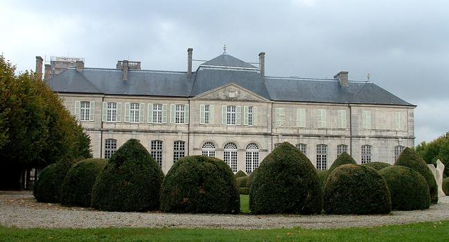 Verdun - Palais épiscopal - Centre mondial de la Paix - Bâtiment central - Façade sur le jardin