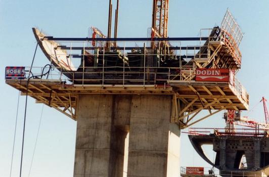 Vernègues-Viadukt – Vorbauwagen am Pfeiler