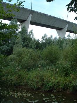 Viaduc de Commelles - Franchissement de la rivière venant des étangs de Commelles dans la forêt de Chantilly