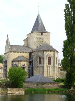Jazeneuil - Eglise Saint-Jean-Baptiste