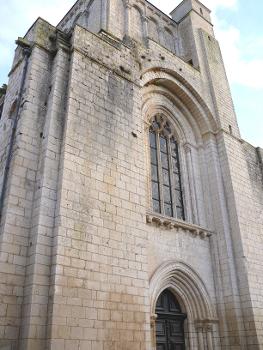 Nouaillé-Maupertuis - Abbaye Saint-Junien - Abbatiale - Façade occidentale