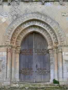 Château-Larcher - Eglise Notre-Dame - Portail
