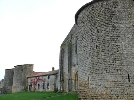 Notre-Dame Church & Château-Larcher Castle