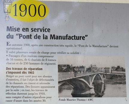 Châtellerault - Pont Camille de Hogues - Panneau d'information sur l'histoire du pont : 1900
