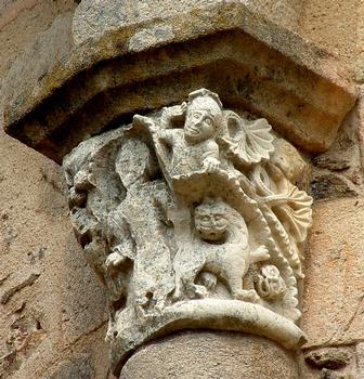 Vigeois (Corrèze) - Ancienne abbatiale Saint-Pierre - Chevet - Chapiteau Daniel dans la fosse aux lions