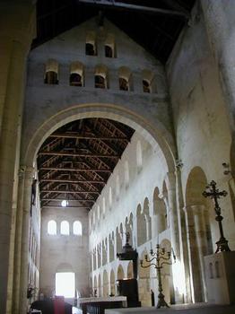 Eglise Saint-Etienne, Vignory.Nef vue du choeur