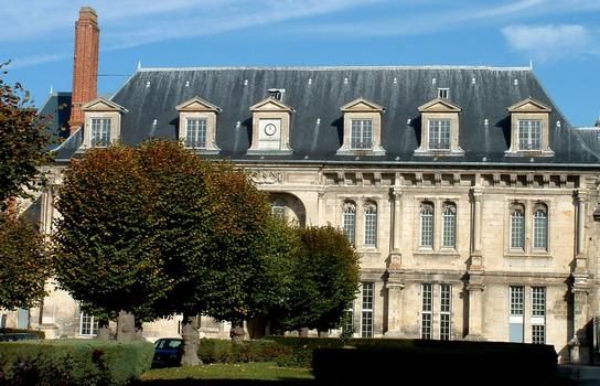 Château de Villers-Cotterêts - Façade sur l'avant-cour ou cour Henri II