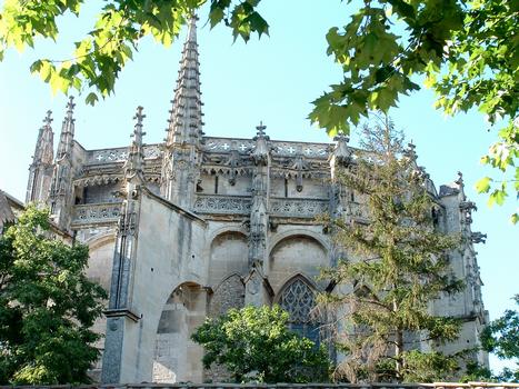 Viviers - Cathédrale Saint-Vincent - Vue extérieure du choeur construit par l'évêque Claude de Tournon